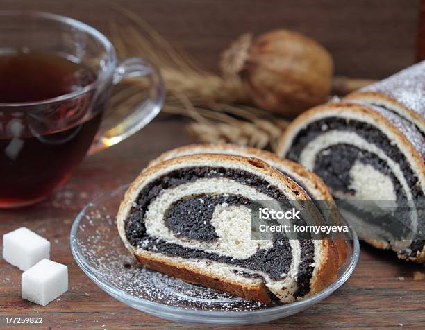 Foto de Pão Fresco Com Papoula E Chá e mais fotos de stock de Assado no Forno - Assado no Forno, Açúcar, Bebida