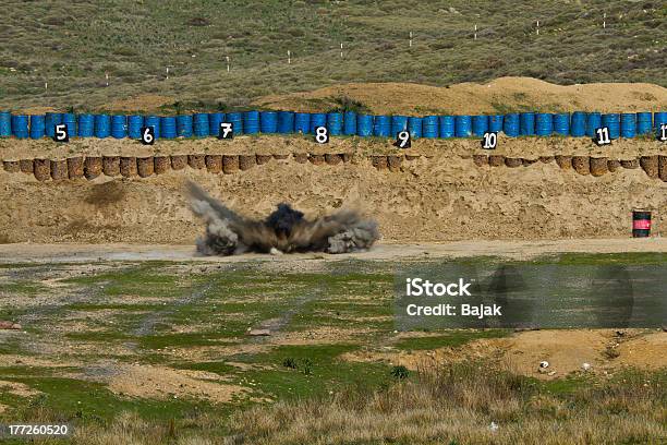 Photo libre de droit de Enfoncer Le Bullseye banque d'images et plus d'images libres de droit de Feu - Feu, Missile, Activité