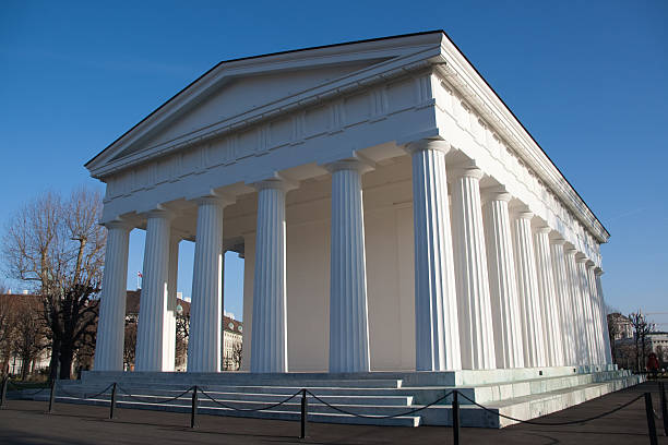 templo de teseo - colonnade column architecture austria fotografías e imágenes de stock