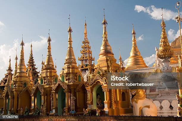 Pagoda Shwe Dagon Yangon Myanmar Birma - zdjęcia stockowe i więcej obrazów Azja Południowo-Wschodnia - Azja Południowo-Wschodnia, Bez ludzi, Budda