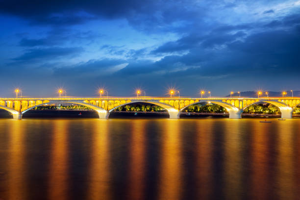 istock Changsha Juzizhou Bridge night view 1772638695