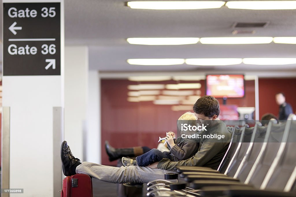 파더 아들 공항 - 로열티 프리 가족 스톡 사진