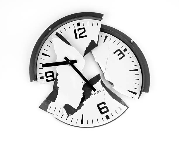 Clock Brek 10,000+ The Broken Clock Stock Photos, Pictures & Royalty-Free Images ...