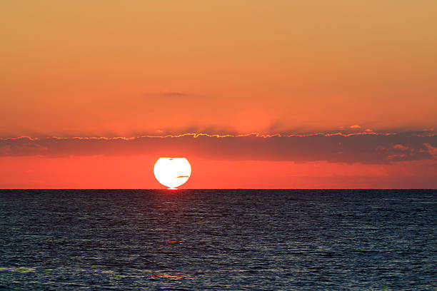 istock Caribbean Sun Kissing The Horizon 177270541