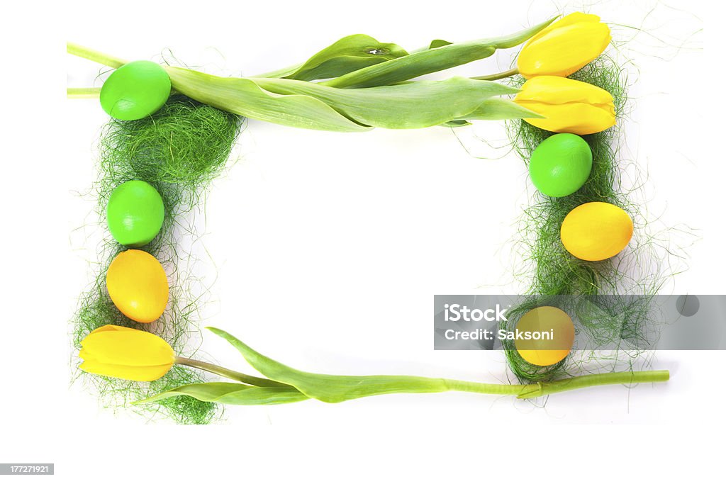Ovos de Páscoa e tulipas - Foto de stock de Amarelo royalty-free