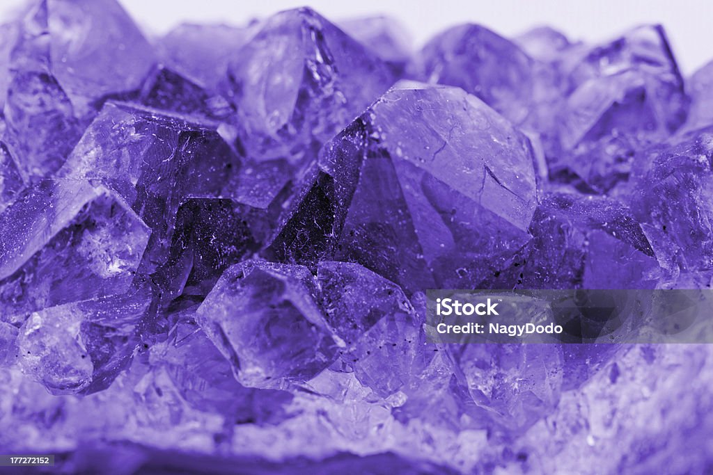 crystal Макро фото в фиолетовый цвет - Стоковые фото Абстрактный роялти-фри