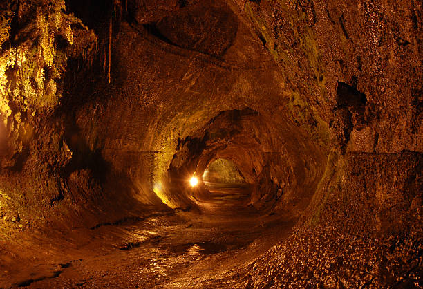 istock Thurston lava tube 177272416