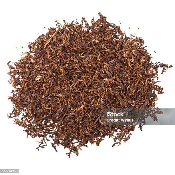 Tabaco Para Cachimbo - Fotografias de stock e mais imagens de Amontoar - Amontoar, Castanho, Colheita de tabaco