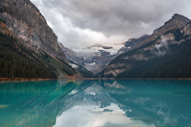 istock Lake Louise at Sunrise 1772771057