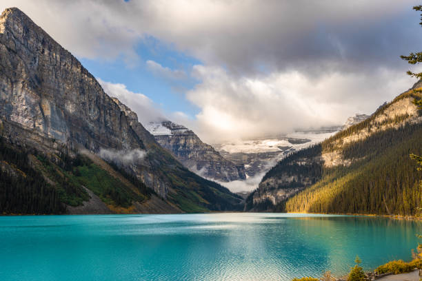 istock Lake Louise on a sunny day 1772771607