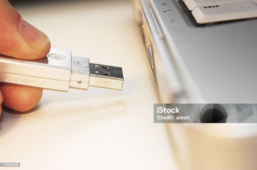 データの手すり - USBケーブルのロイヤリティフリーストックフォト