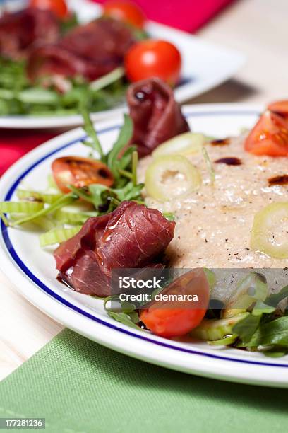 Polenta Taragna Com Carne De Bovino E Produtos Hortícolas Secos - Fotografias de stock e mais imagens de Alimentação Saudável