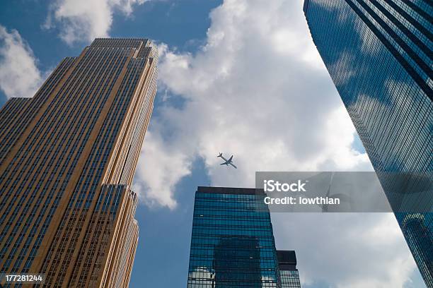 Altos Edificios De La Ciudad Foto de stock y más banco de imágenes de Arquitectura - Arquitectura, Arriba de, Avión