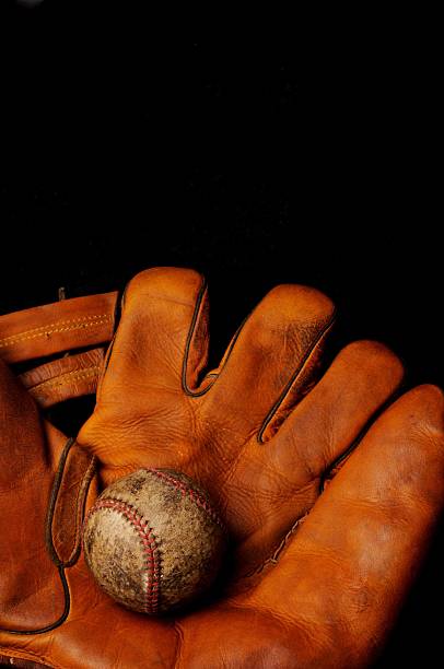 istock old baseball glove mit mitt from the 40s-50 177283150