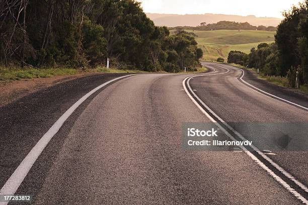 Droga Na Hills - zdjęcia stockowe i więcej obrazów Asfalt - Asfalt, Australia, Bez ludzi