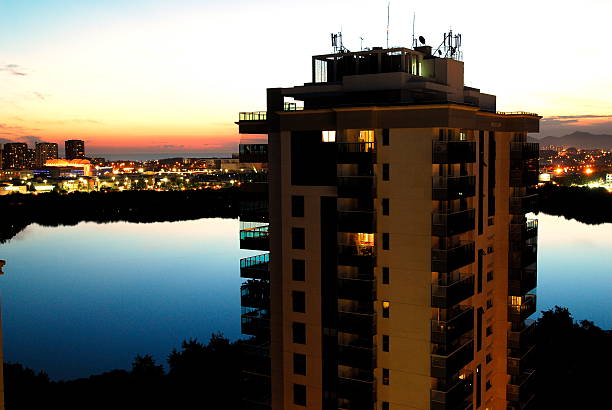 Brasil skyline com grande edifício, pôr do sol, vista do horizonte, belas. - foto de acervo