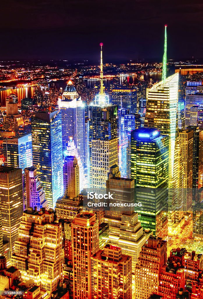 Brillante de Manhattan por la noche - Foto de stock de Ciudad de Nueva York libre de derechos