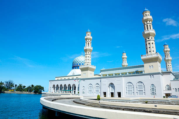This is a muslim mosque situated at the city centre of Kota kinabalu.