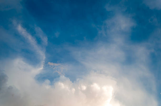 Nuvens dramáticas - fotografia de stock