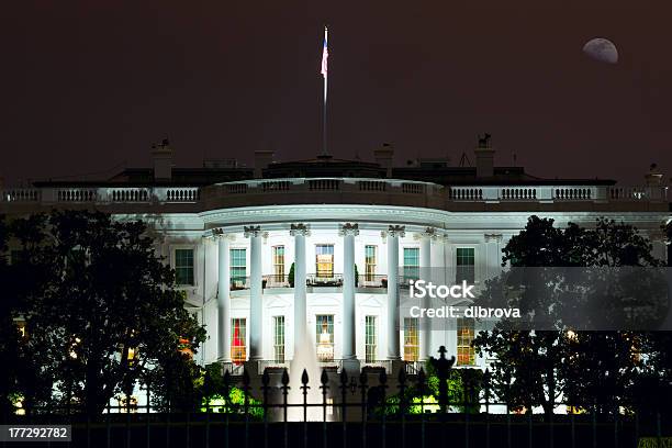 Biały House - zdjęcia stockowe i więcej obrazów Biały Dom - Biały Dom, Noc, Waszyngton DC