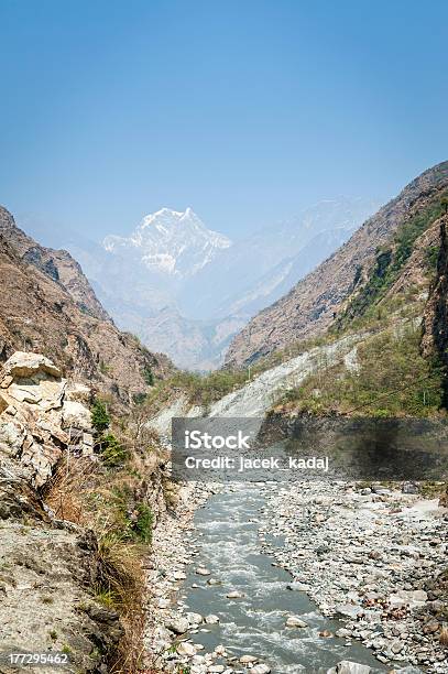 Montanhas Himalaya Durante Dia Quente - Fotografias de stock e mais imagens de Adversidade - Adversidade, Ao Ar Livre, Azul