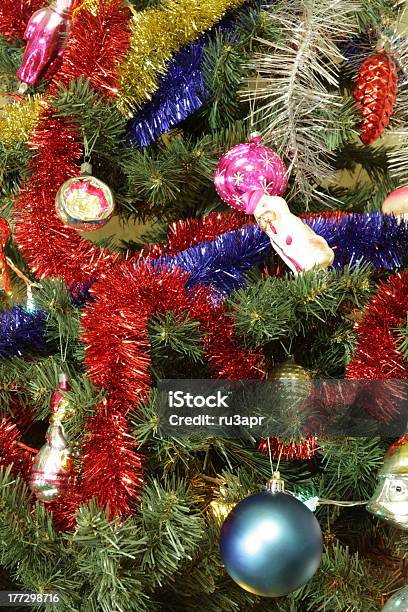 緑のクリスマスモミのおもちゃの多く - お祝いのストックフォトや画像を多数ご用意 - お祝い, ガラス, ガーランド