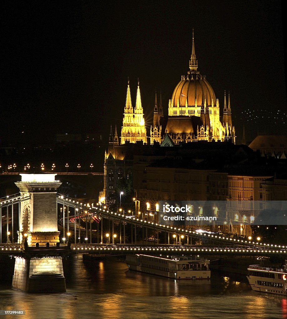 skyline di Budapest di notte - Foto stock royalty-free di Budapest