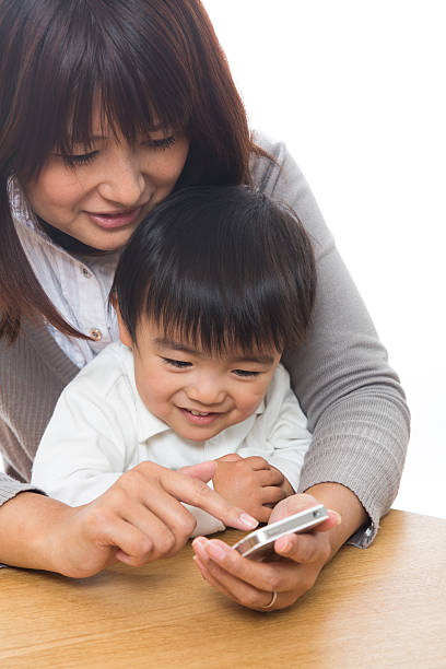 istock Smart phone and family 177299645
