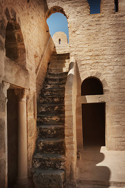 old stone stairs - medinah temple fotografías e imágenes de stock