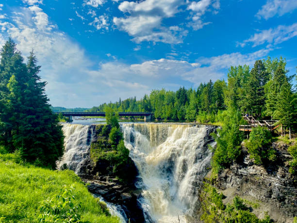 kakabeka falls - thunder bay canada ontario provincial park foto e immagini stock