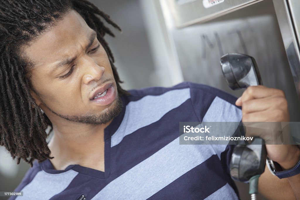 Verärgert Mann am Telefon - Lizenzfrei Afro-amerikanischer Herkunft Stock-Foto