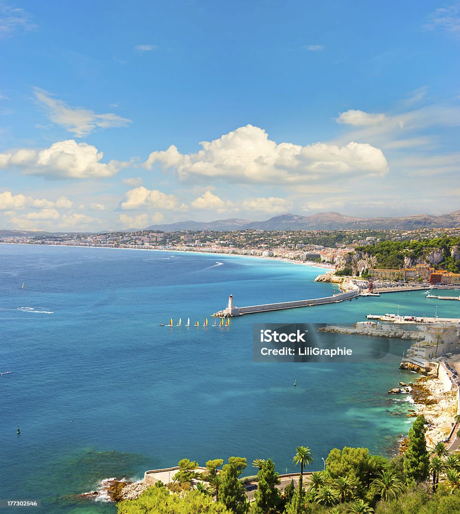 Vista del complejo turístico, riviera francesa Mediterráneo - Foto de stock de Agua libre de derechos