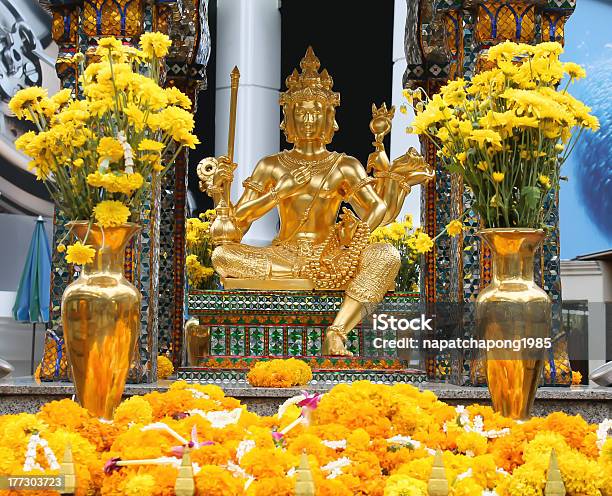 Thao Maha Brahma Tempio Di Erawan A Bangkok Tailandia - Fotografie stock e altre immagini di Bangkok