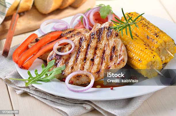 Carne De Porco Bifes Grelhados - Fotografias de stock e mais imagens de Alecrim - Alecrim, Almoço, Ao Ar Livre