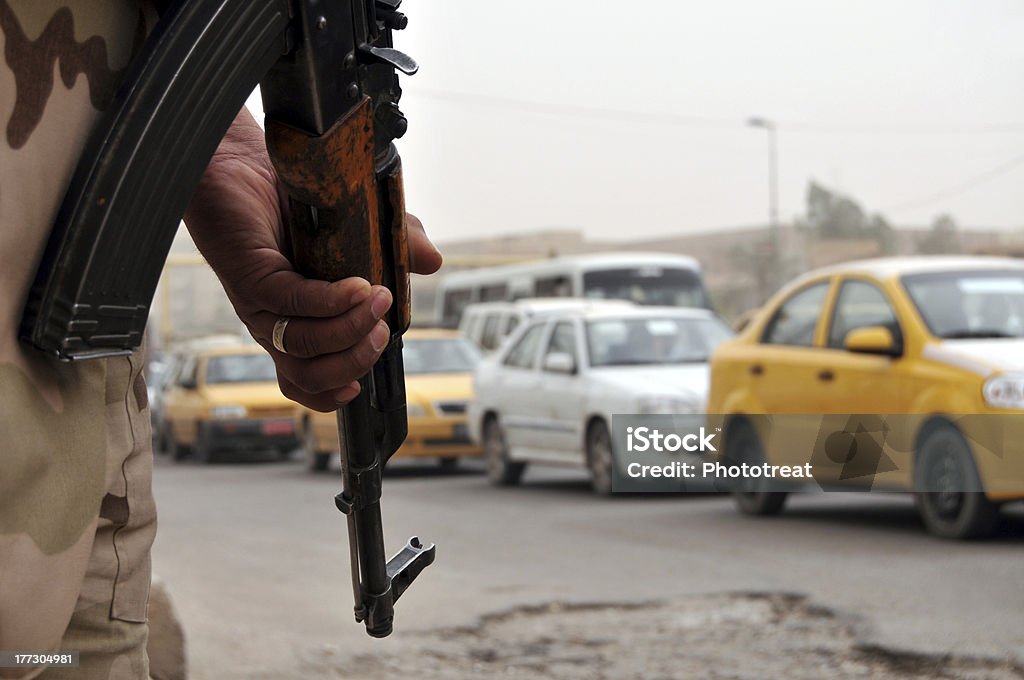 Irakischen Soldaten im Straßensperre - Lizenzfrei Irak-Krieg 2003-2011 Stock-Foto