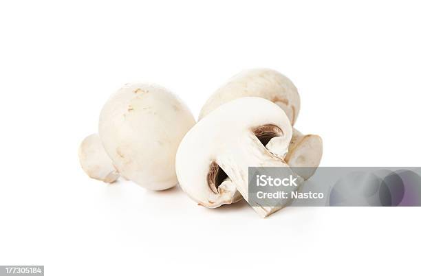 Hongos Frescos Foto de stock y más banco de imágenes de Seta blanca - Seta blanca, Seta comestible, Seta