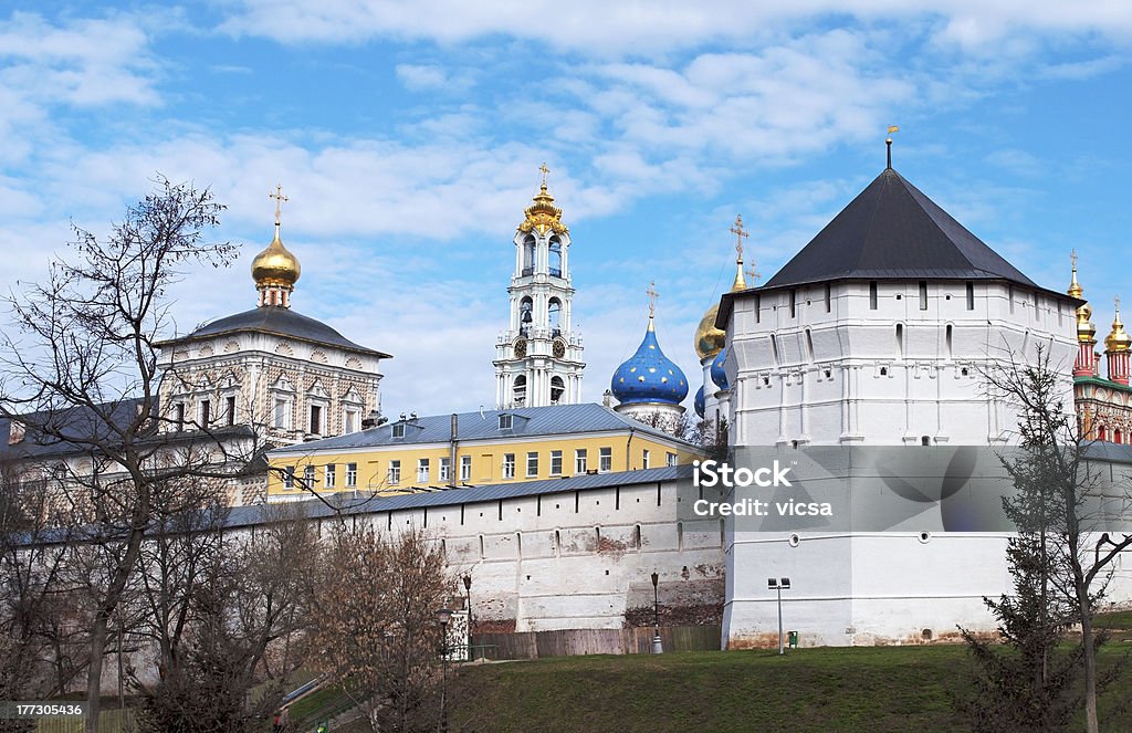 A Trinity Monastério em Sergiev Posad, Rússia - Foto de stock de Anel de Ouro da Rússia royalty-free