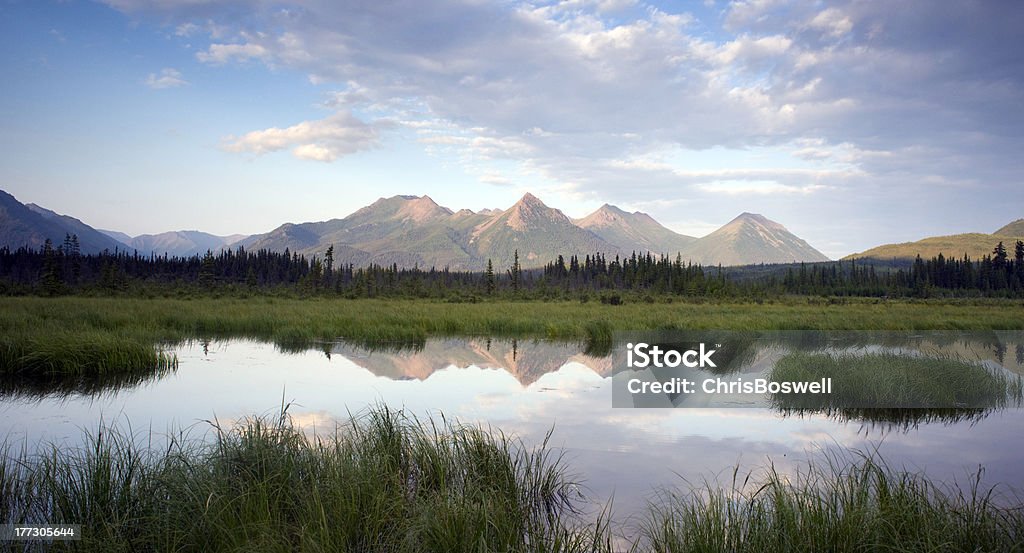 山反射湖アラスカの大自然米国外の北米 - アラスカのロイヤリティフリーストックフォト