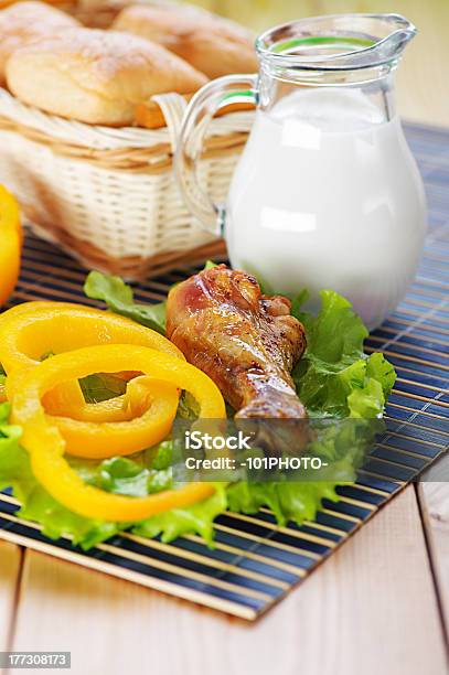 Pollo Fritto Bacchetta Del Tamburo - Fotografie stock e altre immagini di Agricoltura - Agricoltura, Arrosto - Cibo cotto, Bibita