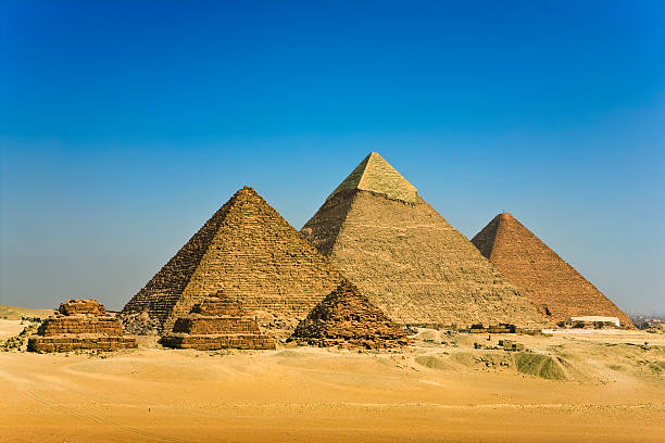 istock The Pyramids of Giza 177308848