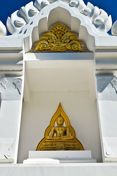istock Kanjanapisek Buddha's relic 177308868