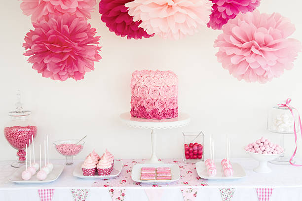 dessert-tisch - cupcake cake candy pink stock-fotos und bilder