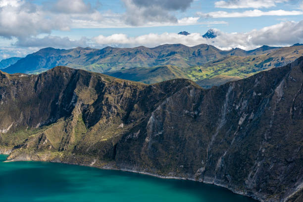 paisagem dos andes da lagoa quilotoa, equador - andean community of nations - fotografias e filmes do acervo