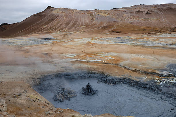 istock Volcanic landscape in Iceland 177311262