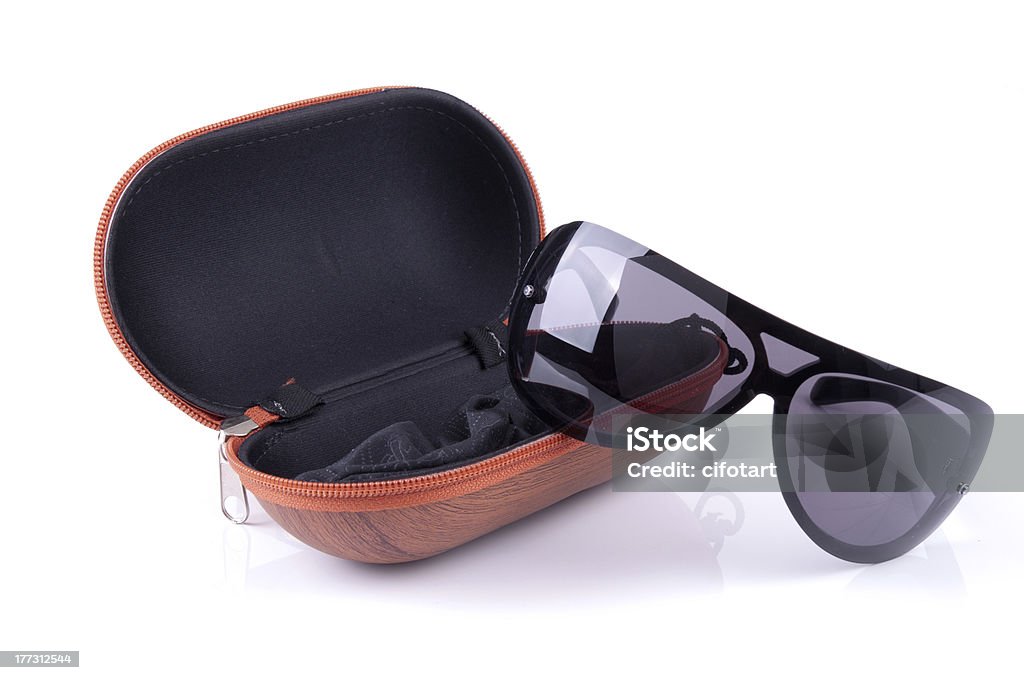 Óculos de sol e caso - Royalty-free Óculos de Proteção Foto de stock