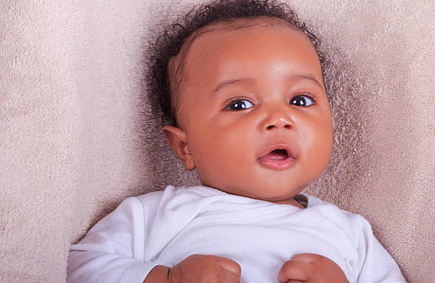 newborn baby african american baby african american black metisse newborn biracial newborn stock pictures, royalty-free photos & images