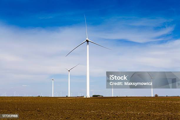 Foto de Energia Ecológica e mais fotos de stock de Agricultura - Agricultura, Alto - Descrição Geral, Azul