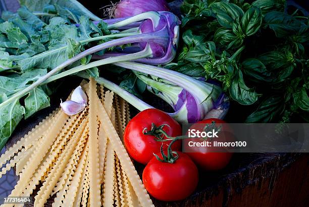 Zutaten Für Pasta Mit Gemüse Stockfoto und mehr Bilder von Abnehmen - Abnehmen, Agrarbetrieb, Basilikum