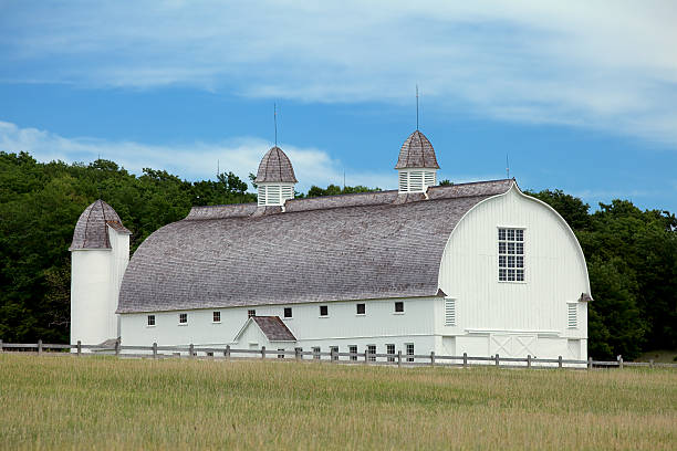 istock Old historical barn in Sleeping Bear Dunes National Lakeshore 177325390