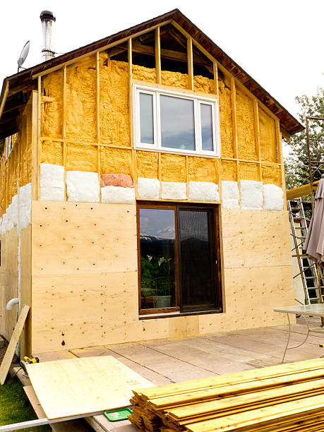 istock Retrofit old house with energy saving insulating 177332961